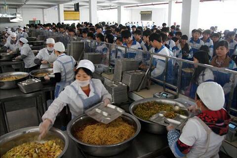 學校食堂承包這個近乎被壟斷的賺錢生意，如今卻“開不下去”？
