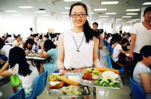將恨的人叫來CBD吃飯 廣州珠江新城白領吃飯是有多“難”？